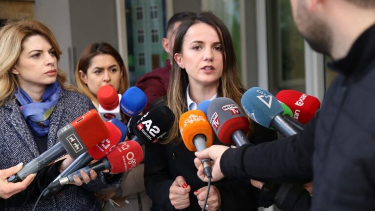Rudina Hajdari: Të punojmë pa pushim, të mos e mbyllim mbledhjen derisa të arrihet kompromisi për Reformën Zgjedhore