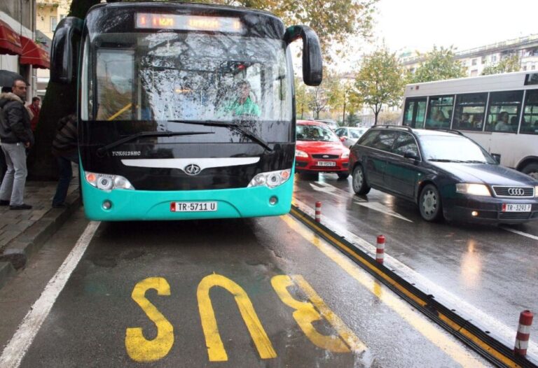 Nga 1 janari 2025 pensionistët udhëtojnë me abone falas në Tiranë, ja si do të funksionojë
