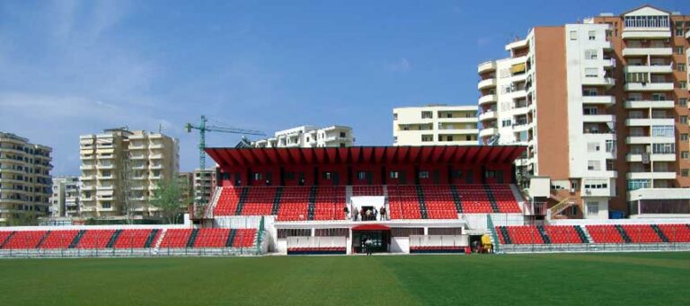 Flamurtari përgatitet për stërvitjet, dezinfektohet stadiumi i Vlorës