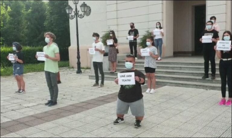 “Selam” Ramës nga Shkodra – Të rinjtë e teatrit “Migjeni” i bashkohen kauzës