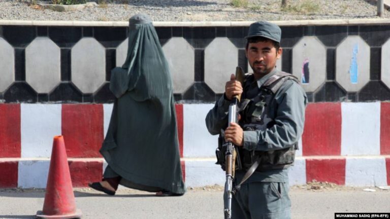 Talebanët në Afganistan shpallin armëpushim tre ditor gjatë Bajramit