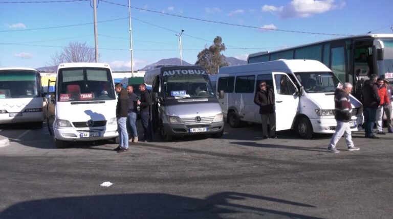 Protesta e transportit të udhëtarëve, 13 mijë punonjës nuk kanë marrë pagën e luftës