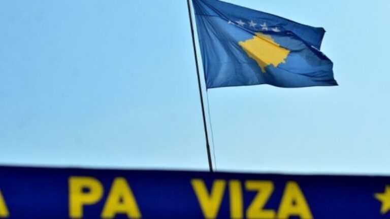 Kush se mbajti premtimin për heqjen e vizave për Kosovën?