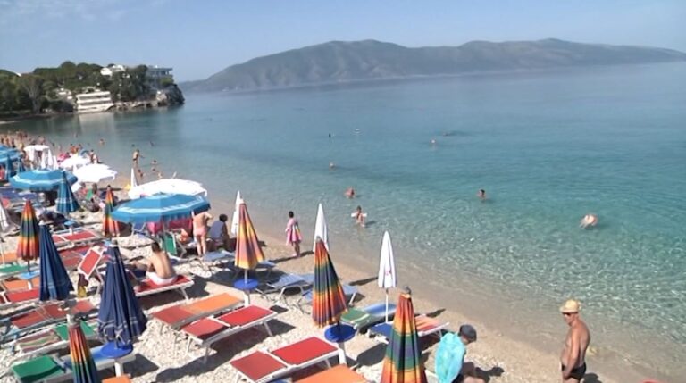 Bllokohen 22 pika plazhesh në Vlorë, mungojnë vrojtuesit