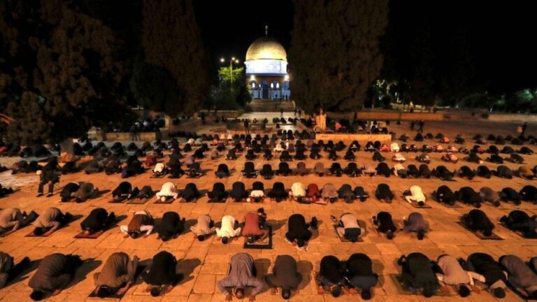 Rihapen xhamitë e famshme në Arabinë Saudite dhe Jeruzalem, ja rregullat që janë vendosur