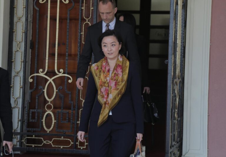 “Larg nga listat kandidatët me probleme”, ja çfarë shkruan Zëri i Amerikës për “ultimatumin” e ambasadores Yuri Kim