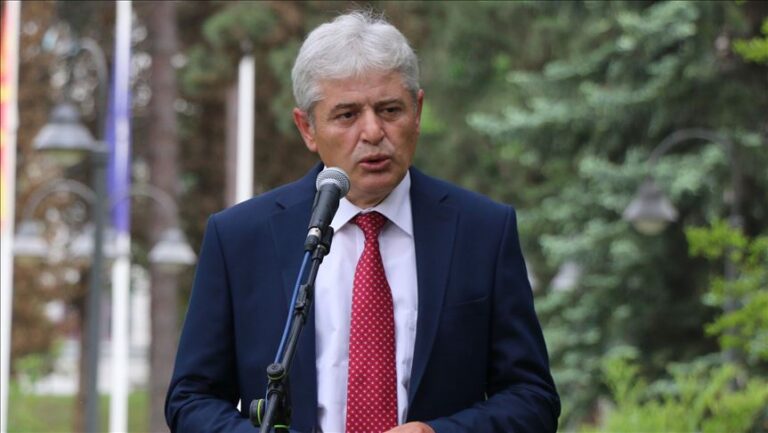 Emocionon Ali Ahmeti: Pa Nënën Shqipëri, lufta nuk mund të fitohej