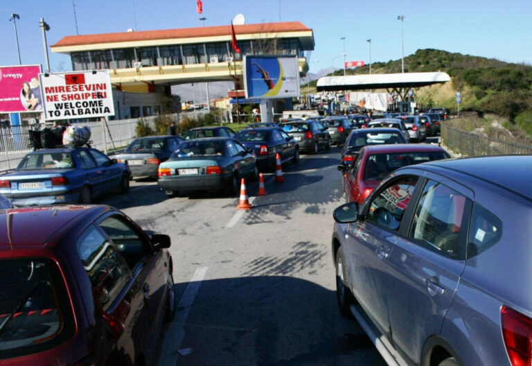 Greqia mbyll kufirin me Shqipërinë edhe për punëtorët sezonalë: Kush ikën para 4 gushtit…