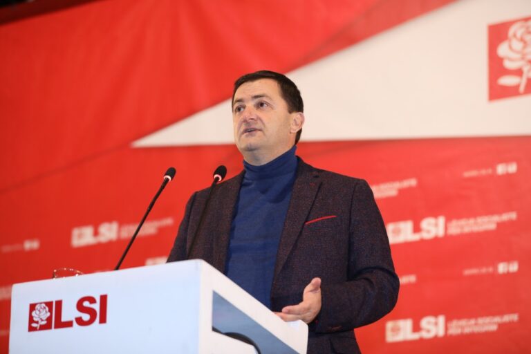 Tavo: BE shuplakë Ramës. Korrupsion, kaos, varfëri, shpopullim, kriminalitet