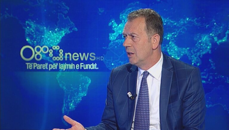 Biberaj: KQZ të shkrihet, celulë e Rilindjes, do rikthehemi me protesta nëse nuk arrijmë marrëveshje