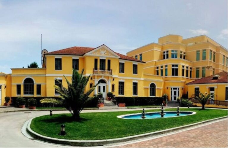 Ambasada Amerikane i përgjigjet Berishës: Do luftojmë korrupsionin me çdo instrument