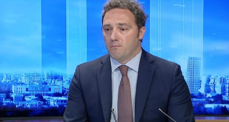 Nga erdhi vaksina? Bardh Spahia: Vello misteri që mbulon gjithë procesin, dyshoj tek lloji…