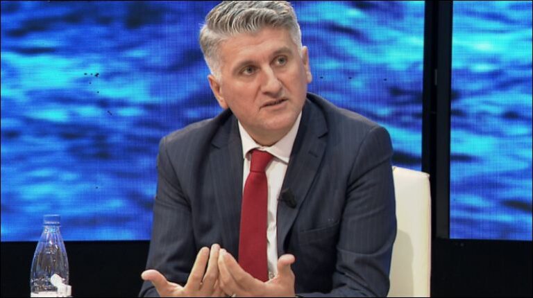 Gjekmarkaj, Ramës: Ik o i paudhë! Largohu sepse do jetë më keq për ty!