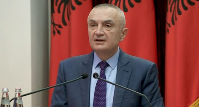 Presidenti Meta: Të mos i prekë askush votat. Ka kudo kamera të fshehta!