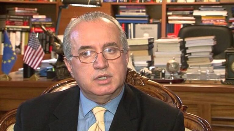 Rotacioni politik tek shqiptarët në Ballkan dhe përpjekjet për model hibrid në Shqipëri