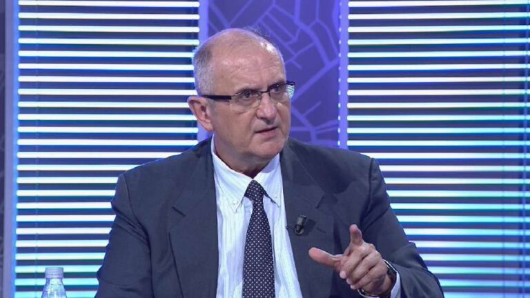 Petrit Vasili: Pse deklarata e Komitetit të Ekspertëve për pandeminë nuk duhet marrë shumë seriozisht!