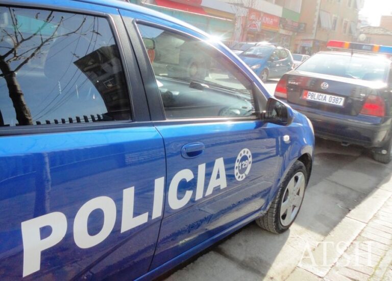 37-vjeçaren nga Berati me koronavirus e gjen Policia jashtë shtëpisë, i vendoset gjoba ‘e majme’