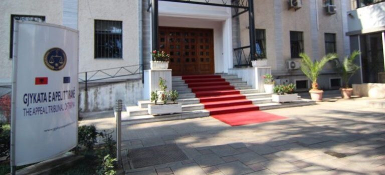 Gjykata e Apelit të Tiranës pranë kolapsit, merret vendimi: Nuk do të ketë më Kolegj Civil dhe Penal, çështjet ndahen mes 13 gjyqtarëve