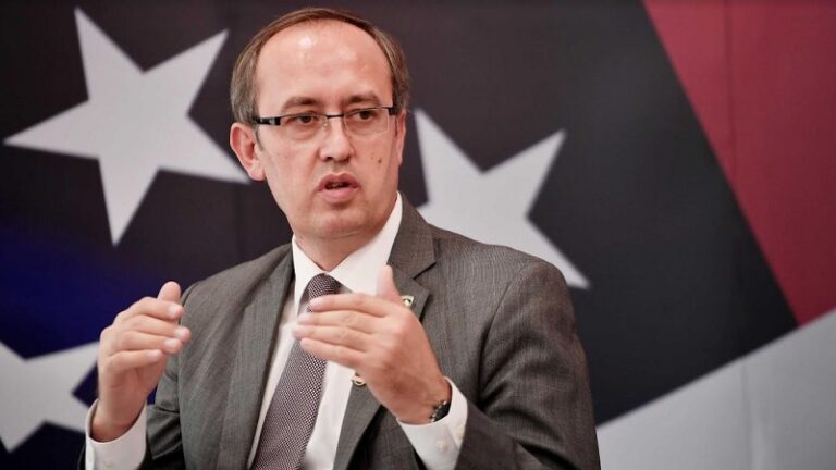 Kryeministri Hoti konfirmon takimin me palën serbe në Shtëpinë e Bardhë: Do të bisedojmë si dy shtete të pavarura