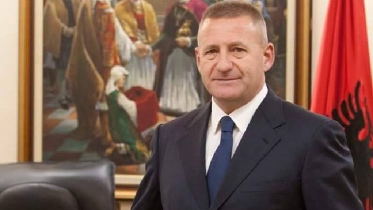 Nard Ndoka ironizon Ramën: Pse nuk bëhesh president i Flamurtarit?!