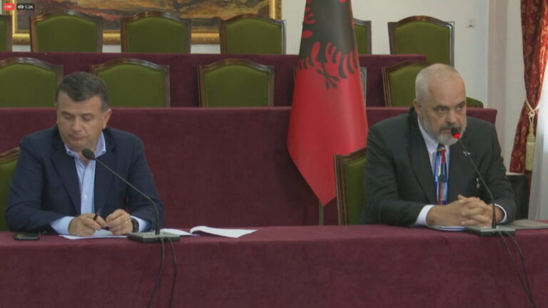 Rama para mediave në 13:00 për ndryshimin e Kushtetutës