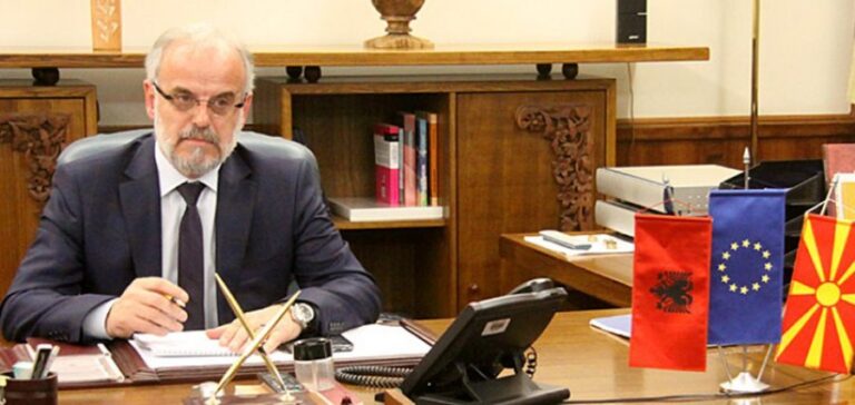 Talat Xhaferi shtrohet në spital: Kishte probleme shëndetësore ditët e fundit