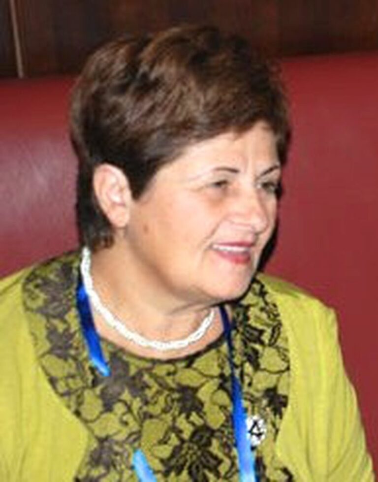Rrëfimi i Irini Qiriakos për miken e ngushtë Zenepe Luka: Më kanë shteruar lotët, më tha kur të vdes çfarë do të më këndosh…