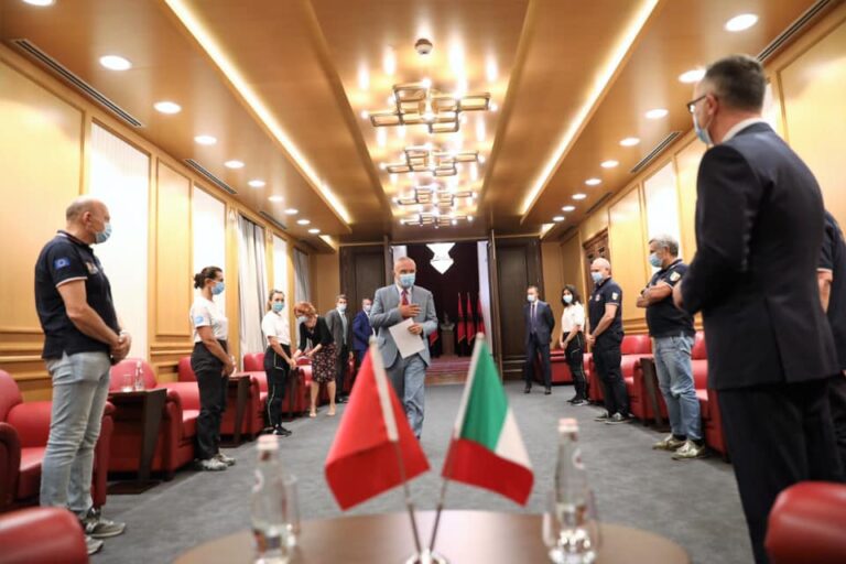 Ambasada italiane falënderon Presidentin Meta për pritjen e mjekëve