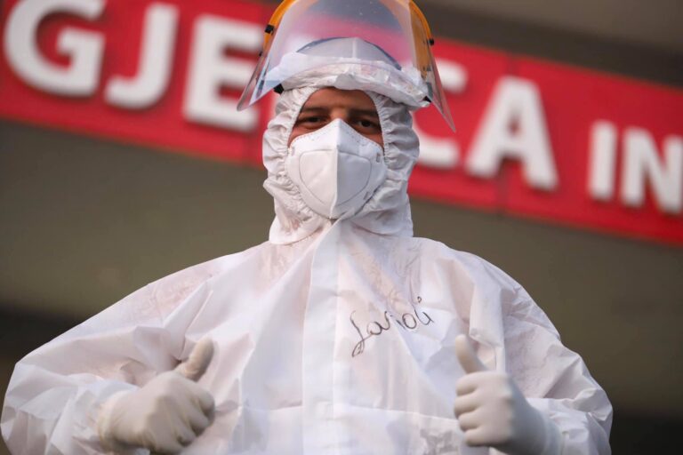 Manastirliu mesazh rinisë: Shmangi pasojat fatale, hiqni dorë nga festat e mbipopulluara