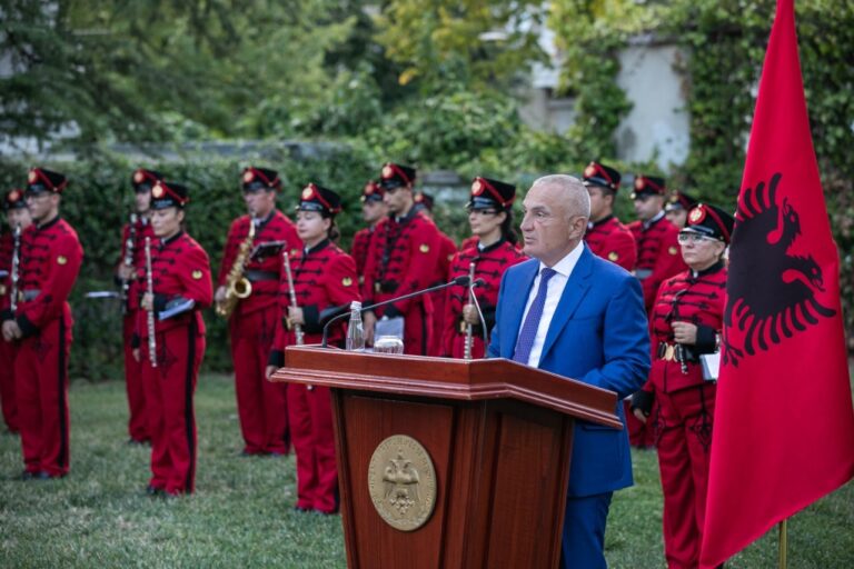 Presidenti Meta lëshon thirrjen e madhe: Vlora, Vlora, Vlora, Vlora, rroki armët, bëja forra!!