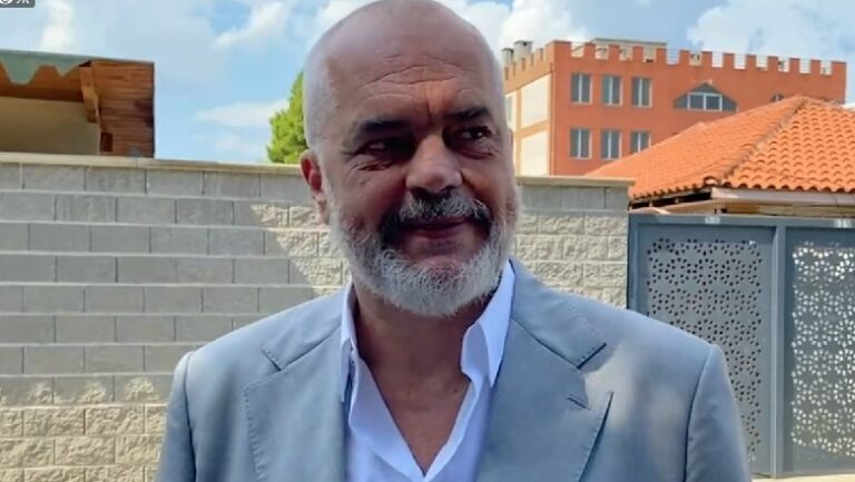 Rama: Rritje pagash për mjekët dhe infermierët. Jo më mbyllje nga Covid-19