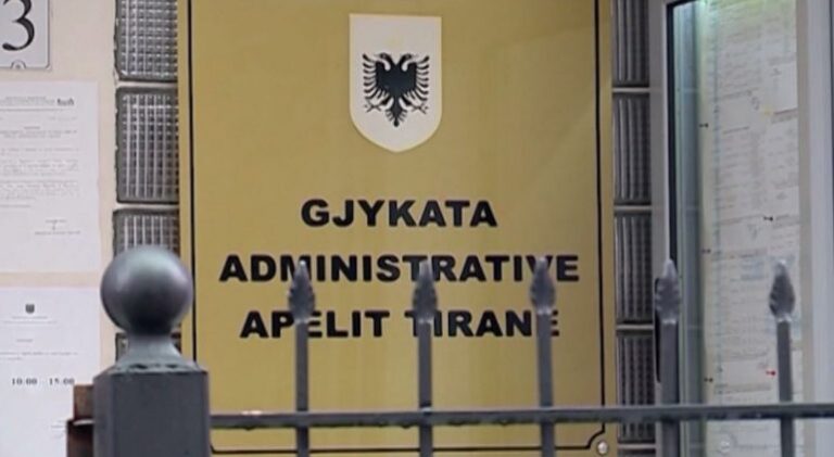 Urdhëri nga Gjykata, avokatëve u ndalohet mbajtja e celularëve në seancë