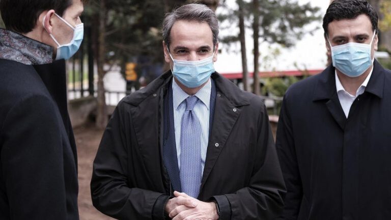 Rekord infektimesh, Greqia sërish drejt mbylljes, Mitsotakis njofton masat e reja, ja oraret kur ndalohet lëvizja