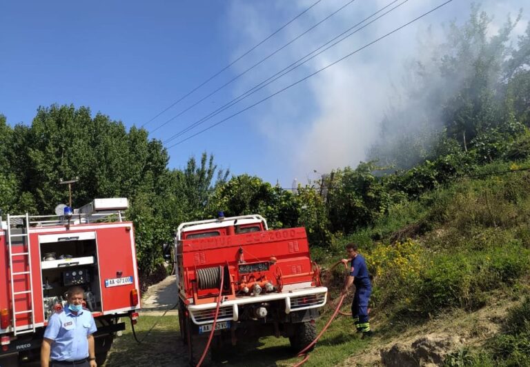 Rrjedh bombola e gazit, përfshihet nga flakët banesa në Maliq