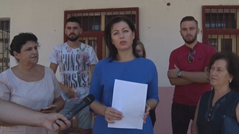 PD: Rama gënjeu lezhjanët dhe gjithë shqiptarët. Shkollat e Lezhës të dëmtuara nga tërmeti nuk hapin dyert më 14 shtator