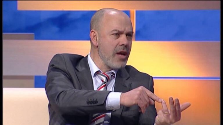 PD: Qeveria ka 7 vjet që kërcënon dhe denigron mësuesit, kjo maxhorancë vepron me urrejtje ndaj kuadrove në shkolla