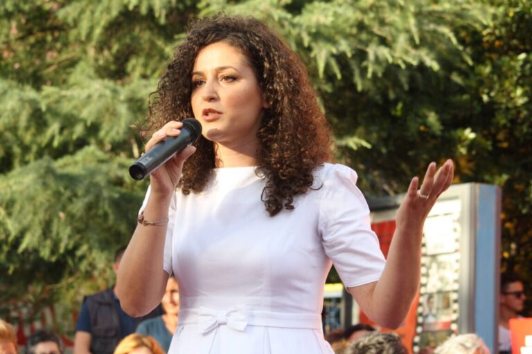 Rama kërkon edhe 80 milionë dollarë borxhe, Silva Caka: I pangopuri varfëron më shumë shqiptarët