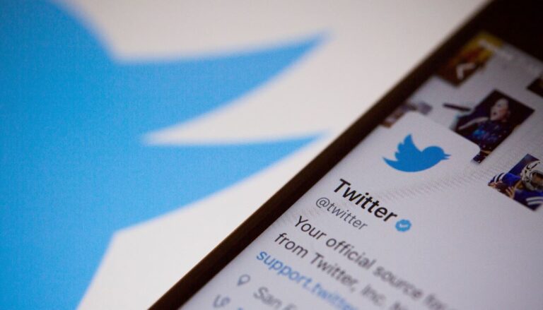 Twitter ashpërson masat, bllokon lajmet e rreme për vaksinat