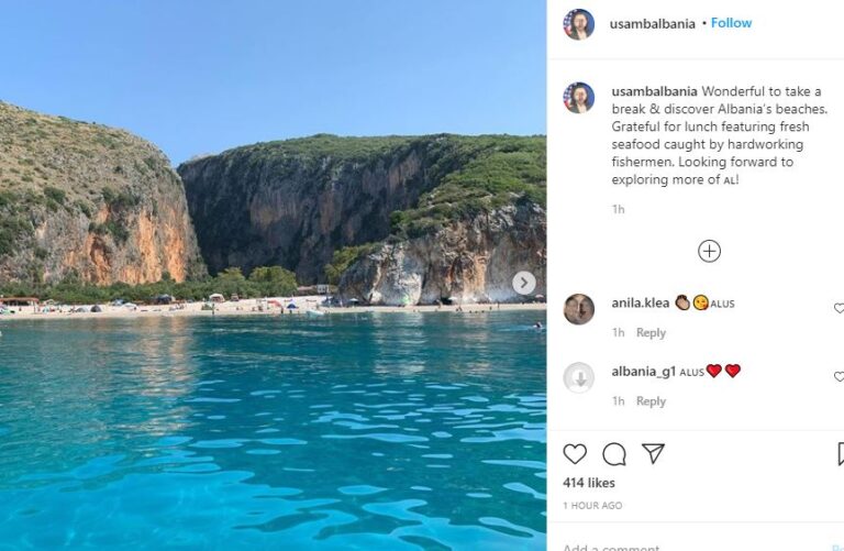 Ambasadorja Yuri Kim publikon foto nga plazhet e Shqipërisë: Mrekulli!