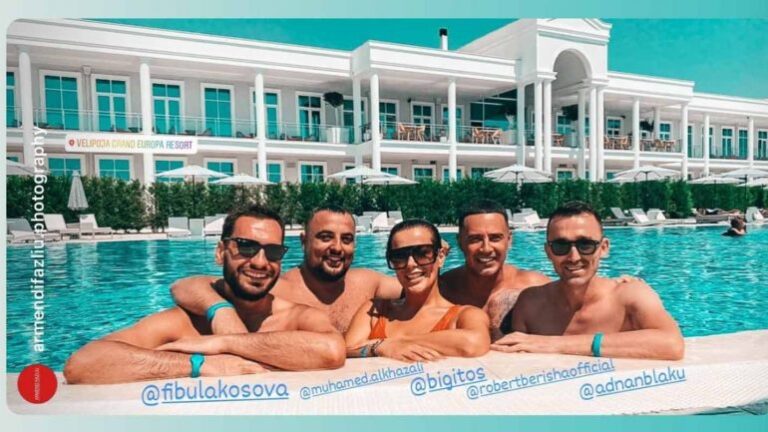 VIP-at në plazh/ Mbesa e Sali Berishës publikon pamje nga pushimet në Lalëz, Robert Berisha “single” këtë verë