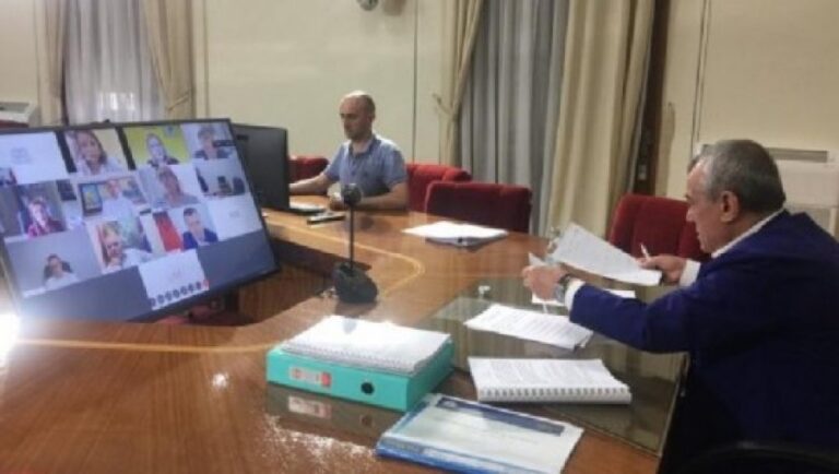 Si u vendosën në komision me 1 minutë kohë debat, ndryshimet kushtetuese