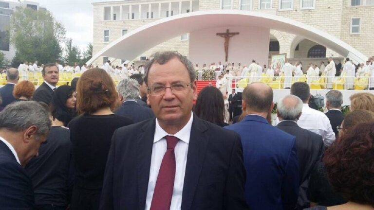 Goditje në mushkëri/ Ish-deputeti shërohet nga Covid-19: Kjo e keqe më detyroi…
