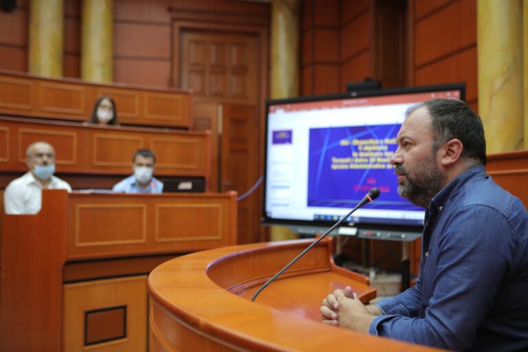 Bashkia e Tiranës organizon dëgjesën e radhës për pallatet e dëmtuara nga tërmeti në Njësinë 4