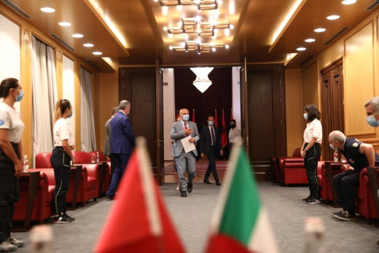 Pandemia, Presidenti Meta takon ekipin e mjekëve dhe infermierëve italianë që do të trajnojnë stafin mjekësor shqiptar