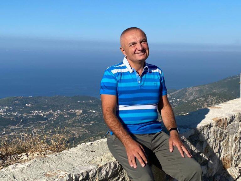 Presidenti Meta e nis ditën në Pilur: Ballkon i bregdetit