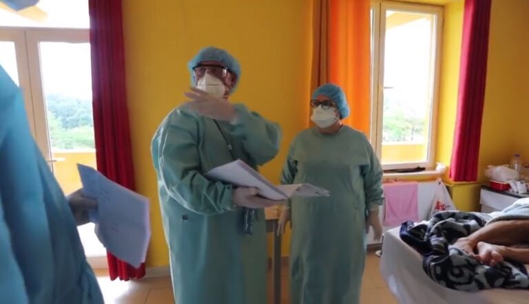 Pacientë me oksigjen, rënkime por dhe shpresë, Manastirliu publikon pamjet nga spitali COVID2 (Video)