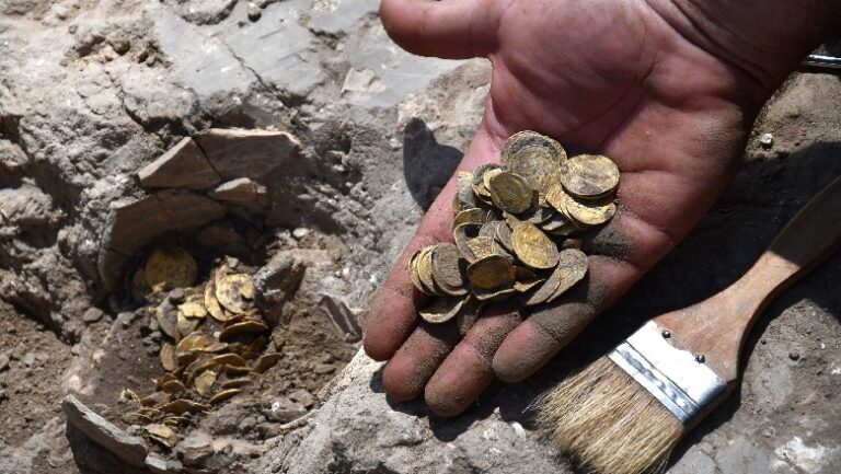 425 monedha ari, gjendet thesari 1 mijë vjeçar në Izrael