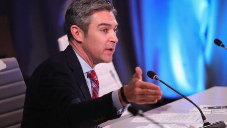 Damon Wilson: Vuçiç po e përgatit publikun për vendime të vështira me Kosovën