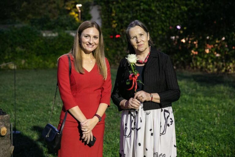 Dekorimi i ambasadores franceze, Gjosha: Ka ditur të ruajë balancat politike