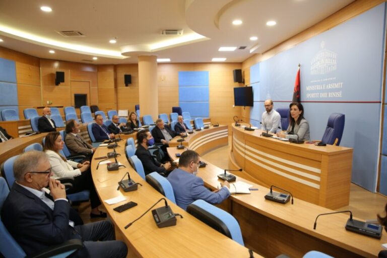 Pandemia dhe protestat, Kushi takim me rektorët e Universiteteve